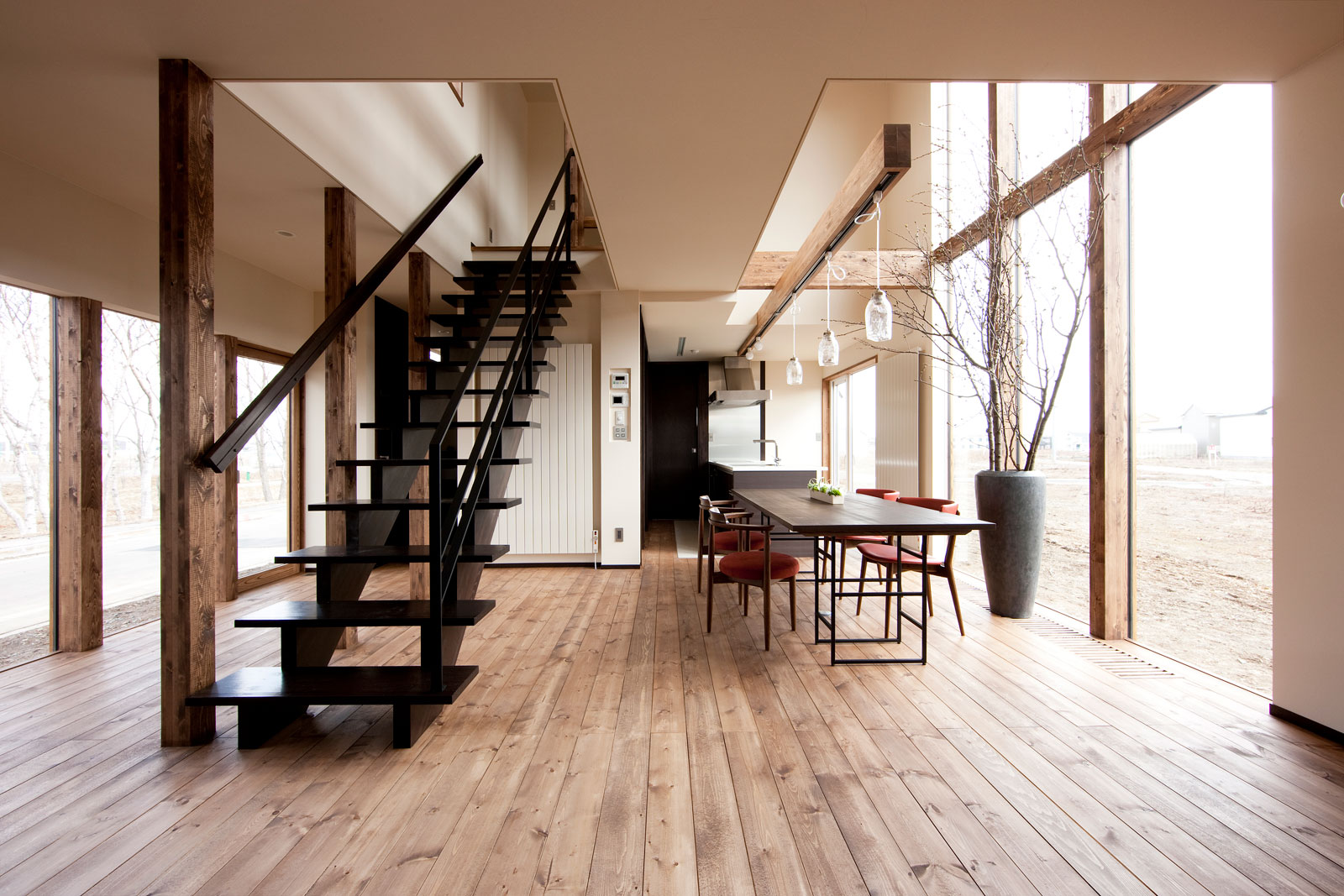 アートホームの苫小牧市の注文住宅施工事例「ろくめんそうの家」リビング・ダイニング